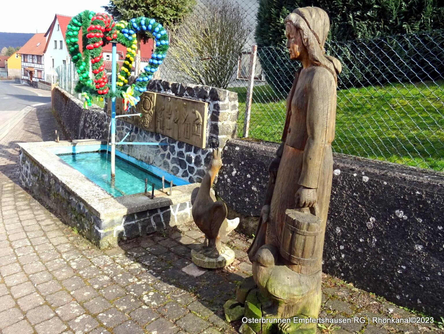 Wer hat den Schönsten Rhöner Brunnen im Osterschmuck Rhönkanal