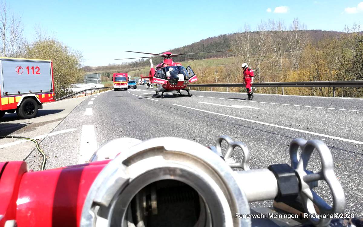 schwerer unfall bei untermassfeld fahrerin leider verstorben rhonkanal schafe videos online