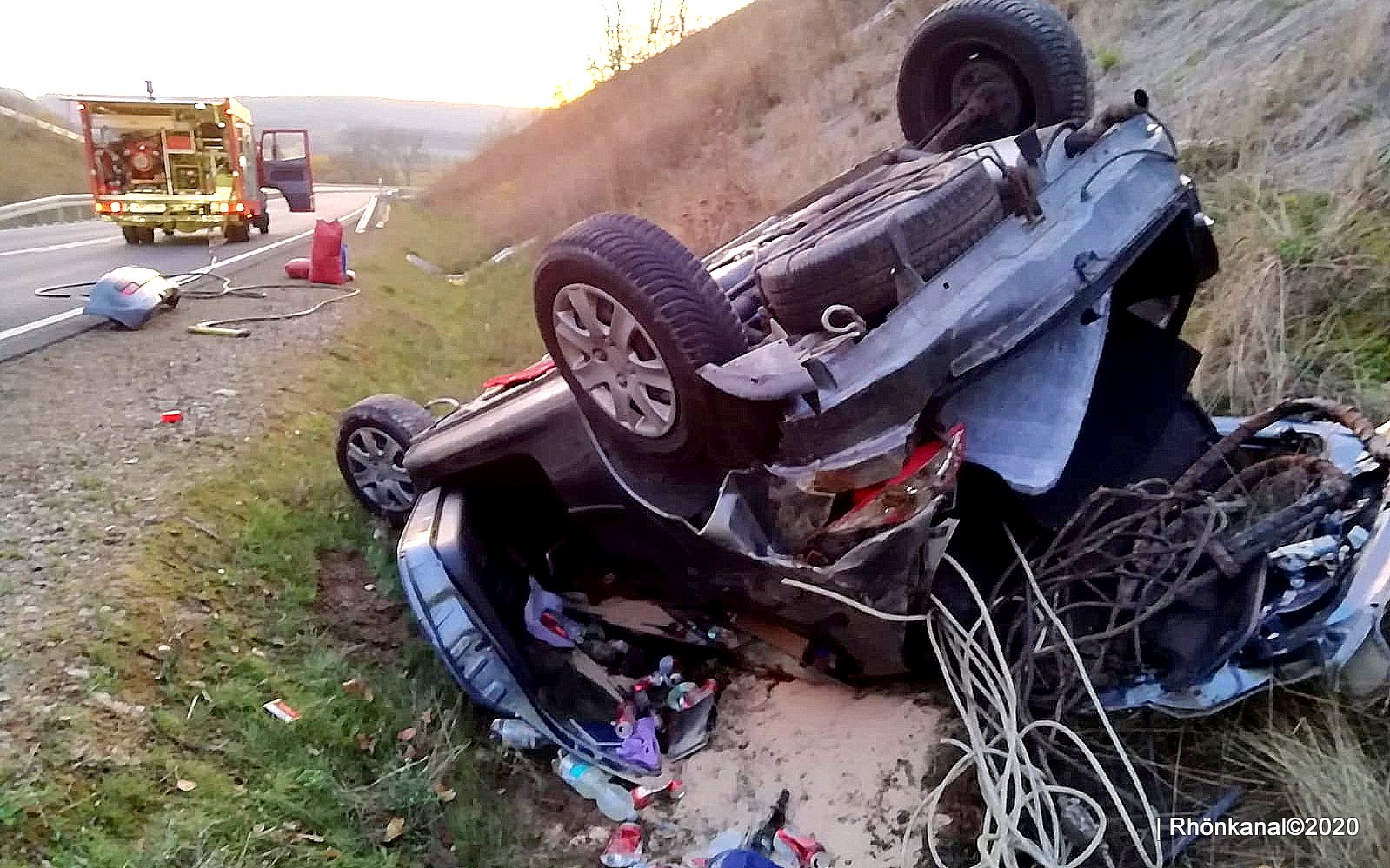 Update B62 Unfall Bei Leimbach Und Kaiseroda 2 Menschen Verletzt Fahrer Alkoholisiert Rhonkanal Schafe Videos Online