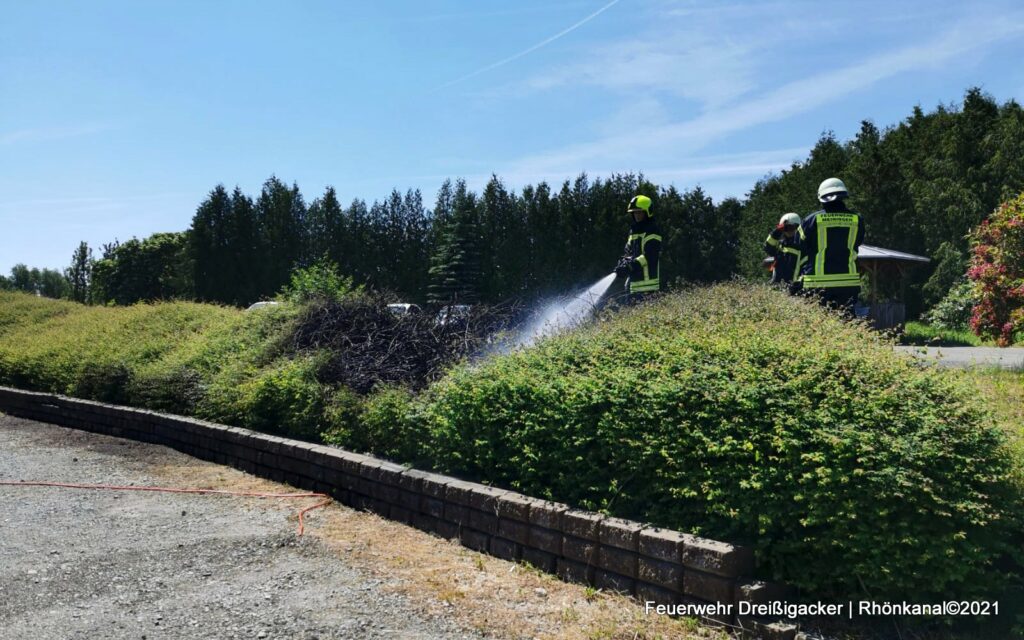 Flächenbrand in MeiningenDreißigacker Feuerwehr im