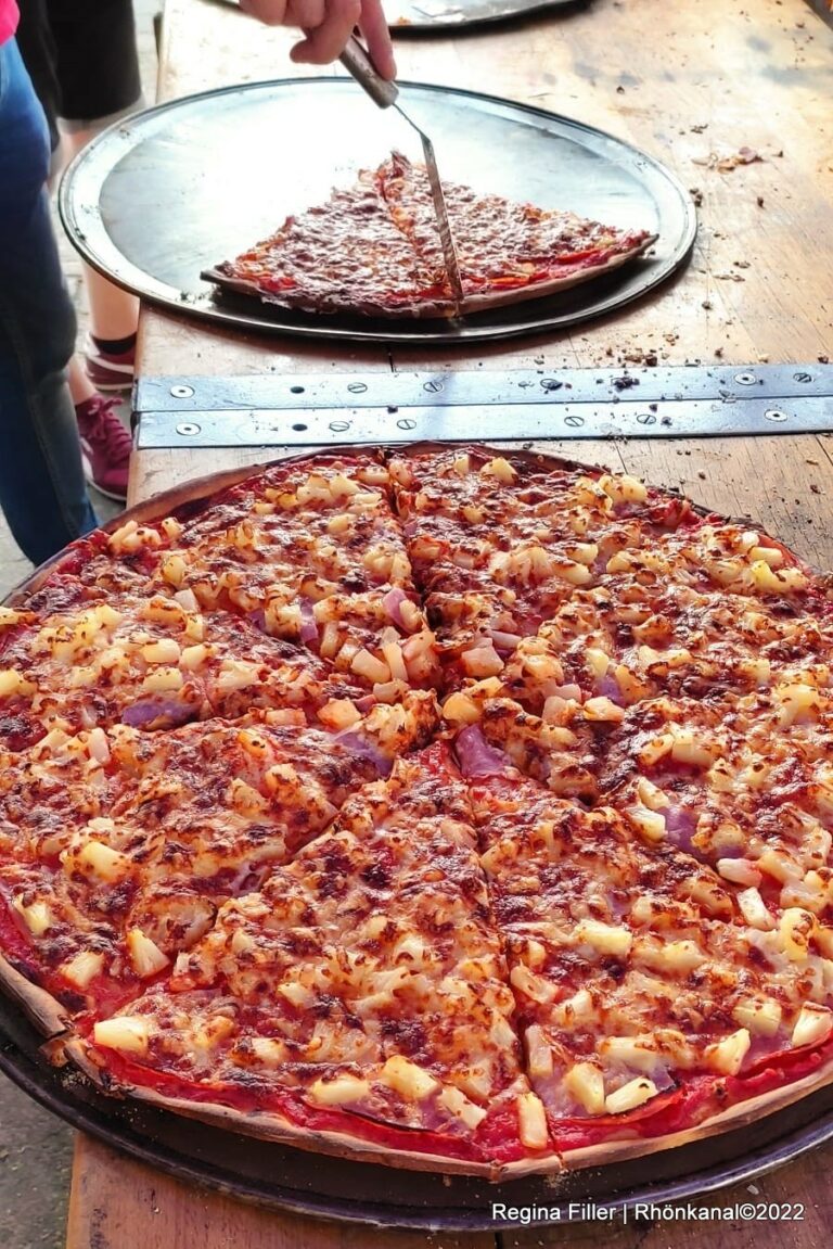 111 Bleche Ploatz, Dätscher &amp; Pizza – Leckeres Backhausfest in Spahl ...