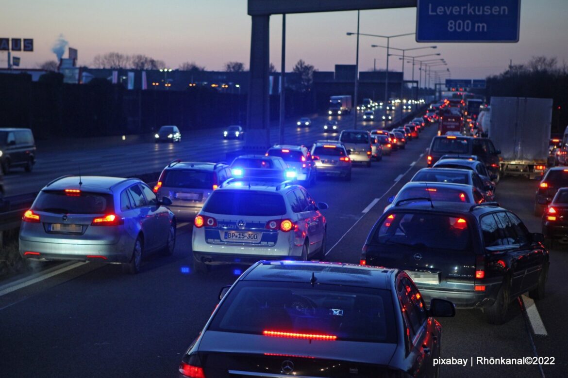 Staugefahr Am Fronleichnam-Wochenende – ADAC Sagt Volle Autobahnen ...