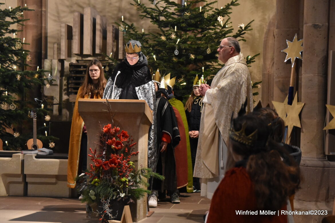 FOTOS Sternsinger waren in Rasdorf unterwegs Rhönkanal Schafe