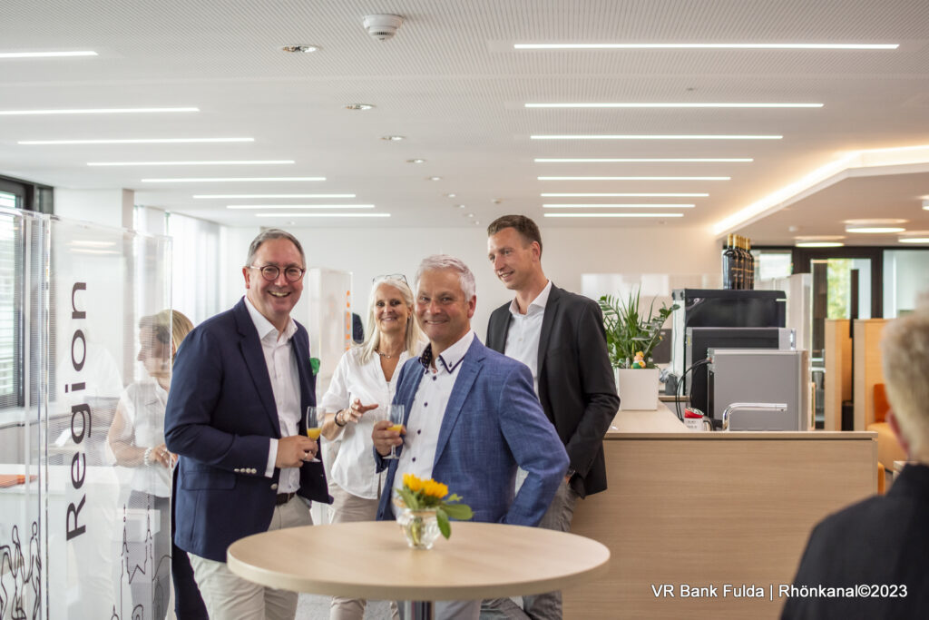 VR Bank Fulda Feiert Mitarbeiterjubiläum & Verabschiedungen In Den ...