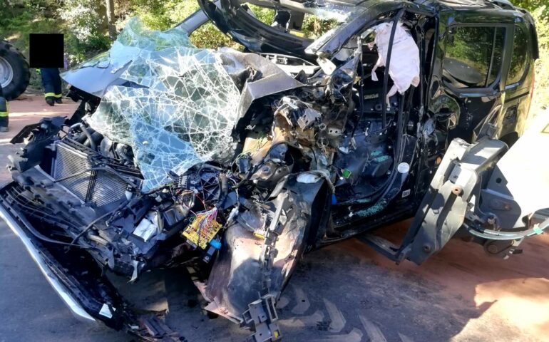 Schwerer Unfall mit Traktor und PKW bei Tiefenort – 4 Menschen verletzt –  Rhönkanal, Schafe Videos Online