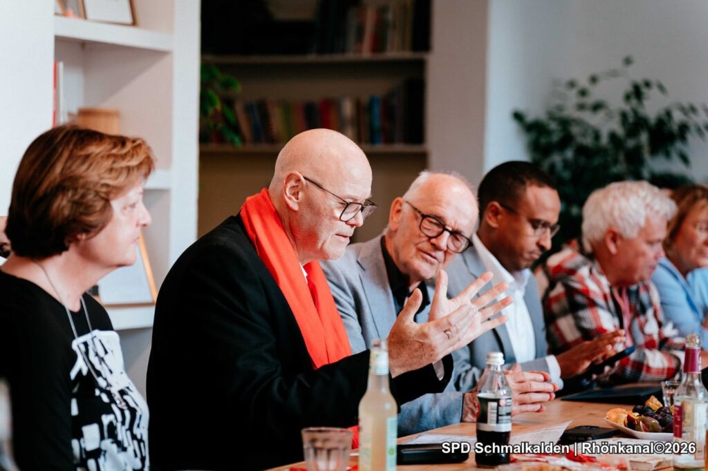 Mitte Michael Lang OV Vorsitzender links Städträtin Marina Heller