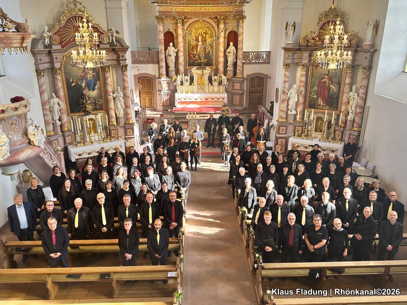 Die Mitwirkenden nach der Premiere in St. Bartholomäus Hilders; Foto: Klaus Fladung